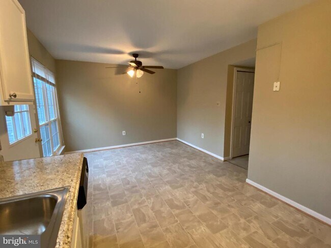 Foto del edificio - 4435 Eagle Ct