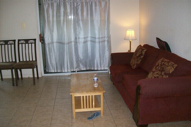 Foto del edificio - 8100 Creekbend Dr