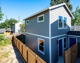 Building Photo - 8838 N Drummond Ave