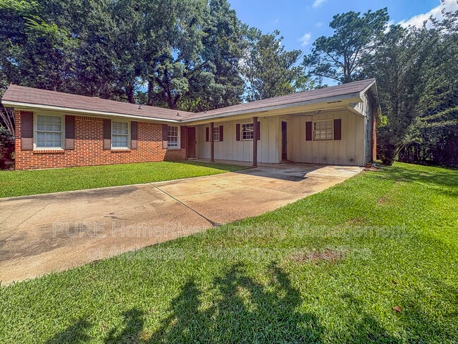 Building Photo - 1701 Longmeadow Dr