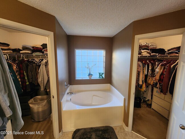 Building Photo - 2098 Jupiter Blvd SW