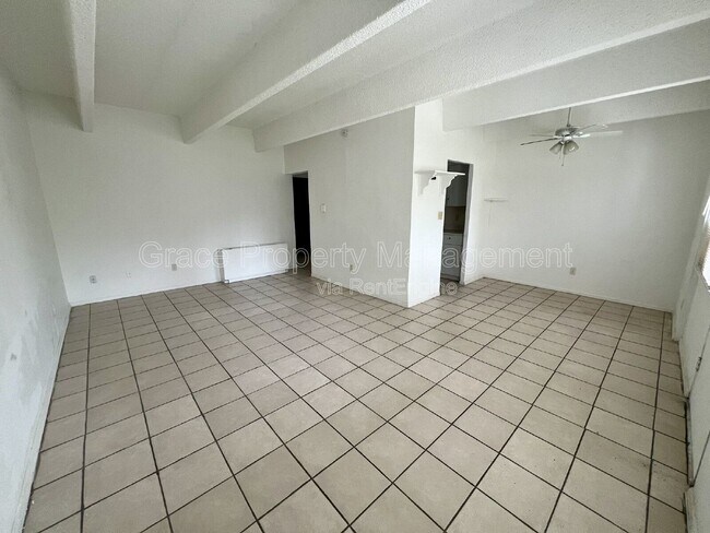 Photo - 364 S Ironton St Apartment