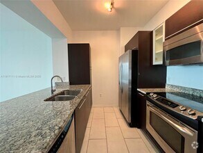 Building Photo - 951 Brickell Ave