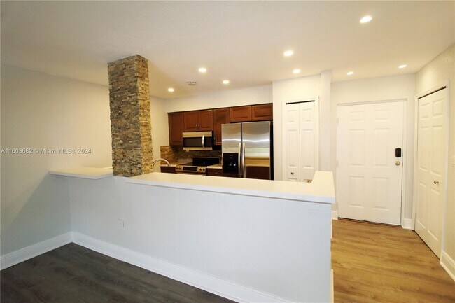 Foto del edificio - 8425 NW 8th St