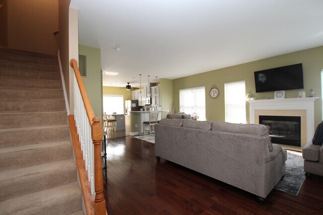 Foto del edificio - Spacious, Furnished Home for Rent!