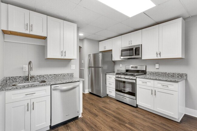 Foto del edificio - 5 Bed 2.5 Bath - ALL UPDATED, great south ...