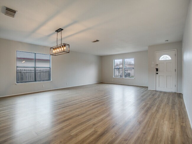Foto del edificio - Converse, TX - House - $1,745.00 Available...