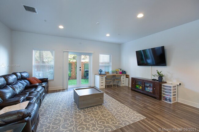 Foto del edificio - 2919 SW 30th Ct