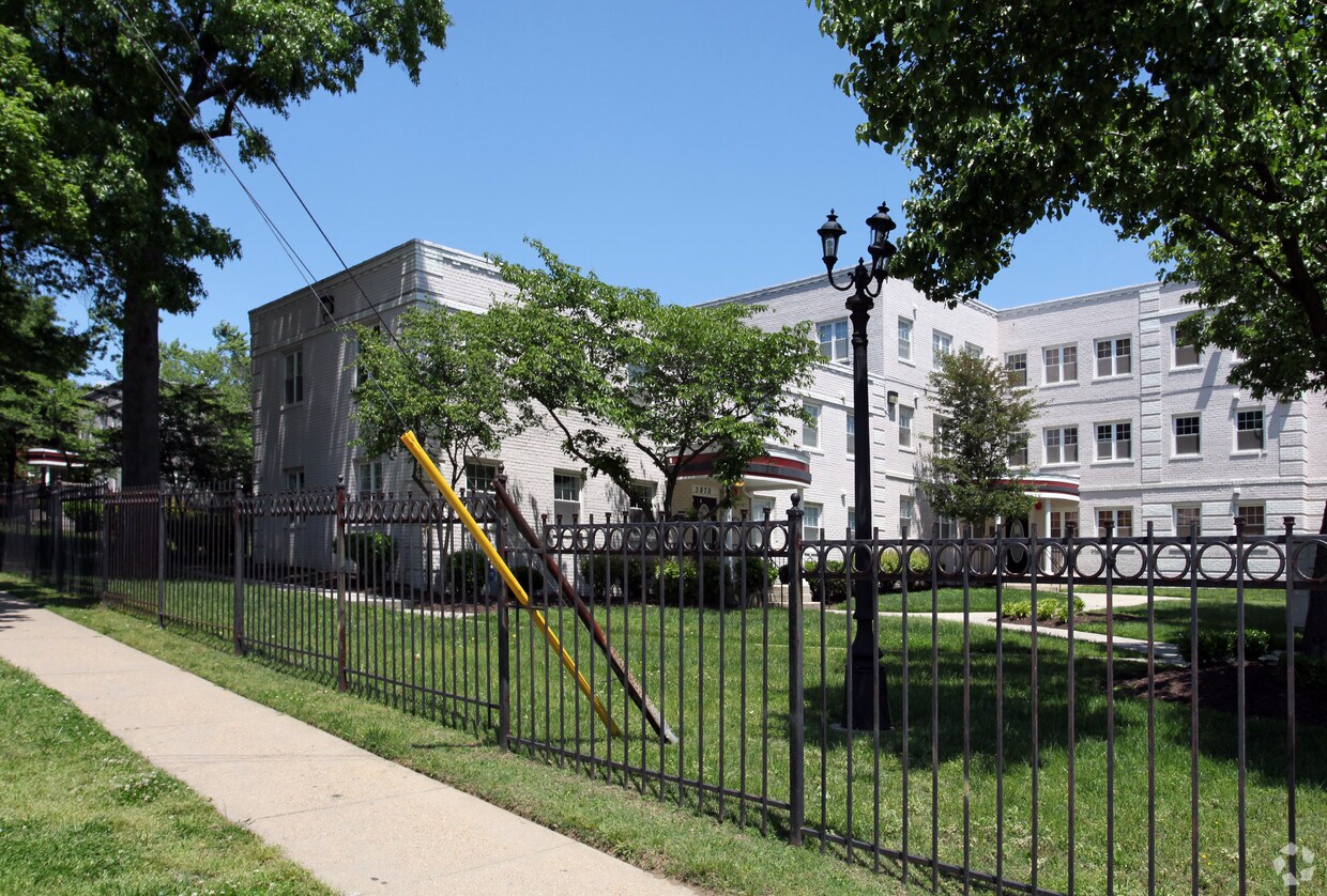 Primary Photo - Manor View 2 Condominiums