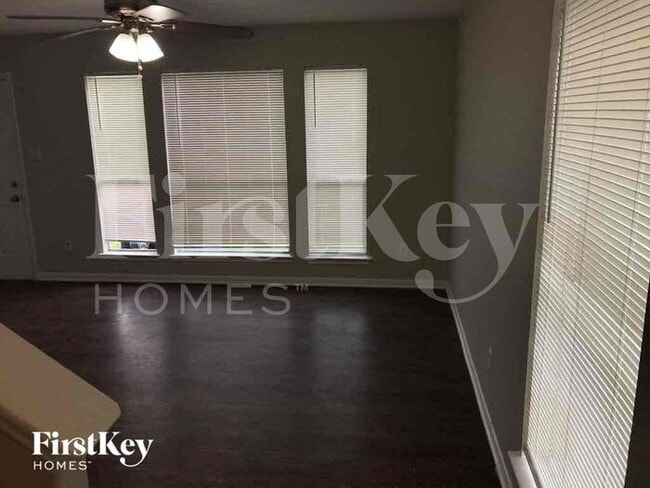 Foto del edificio - 17919 Greenbriar Park Dr