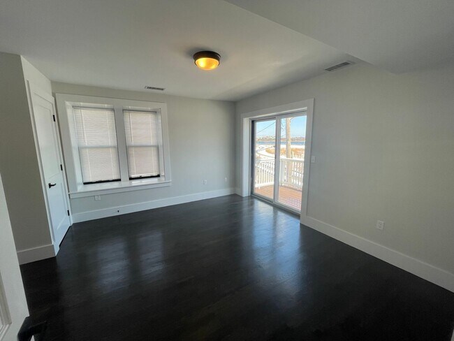 Foto del edificio - AMAZING 4 BED 8 BATH UNIT!!!!