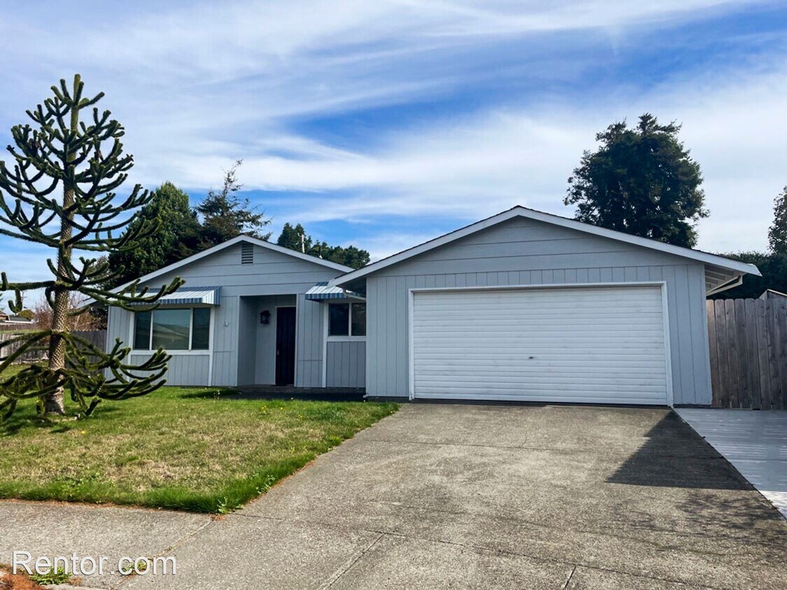 Foto principal - 3 br, 2 bath House - 1985 Cypress