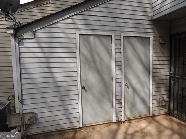 Building Photo - 1496 Inverness Dr