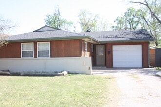 Building Photo - 208 W Wayne St