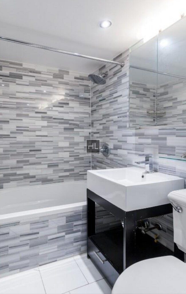 Foto del edificio - E 26TH ST.