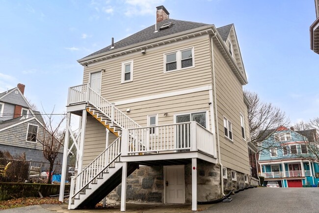 Building Photo - 273 Tremont St