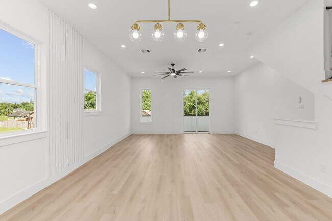 Foto del edificio - 3344 Sauer St