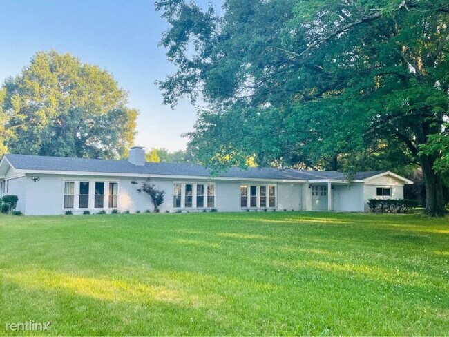 Building Photo - 4 br, 4 bath House - 1 woodland drive