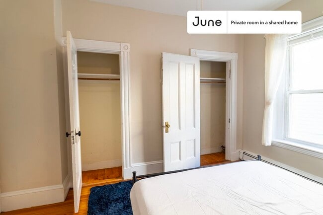 Building Photo - Room in Shared 4 bed/2 bath home