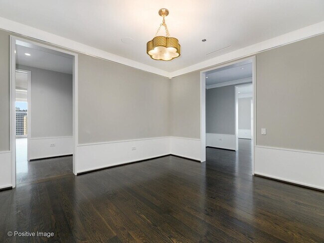 Foto del edificio - 77 E Walton St