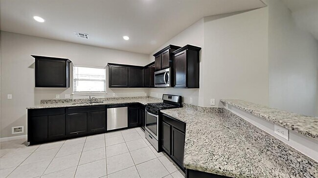 Foto del edificio - 3300 Brookstone Lakes Dr