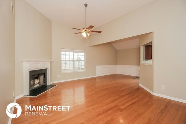 Foto del edificio - 4321 Holliday Rd