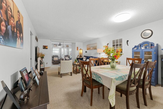 Building Photo - 14527 Bonaire Blvd