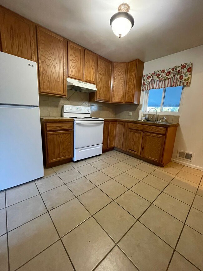 Foto del edificio - 4 Bed 2 Bath Ranch style Home Available Oc...