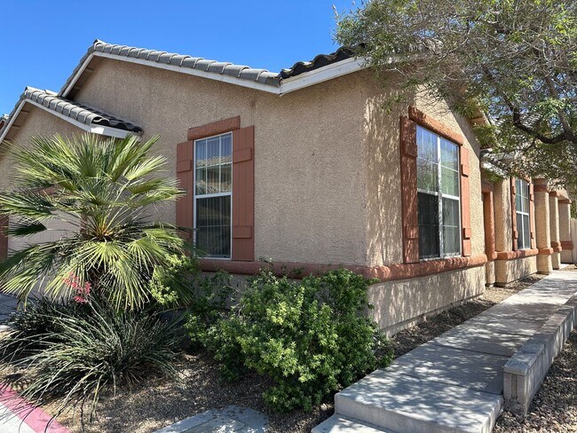 Building Photo - CACTUS SPRINGS