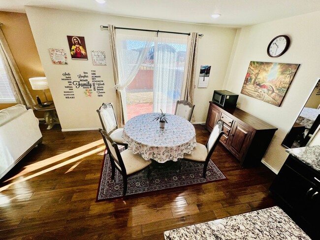 Building Photo - Spacious & Beautiful 4 BR House in Parker