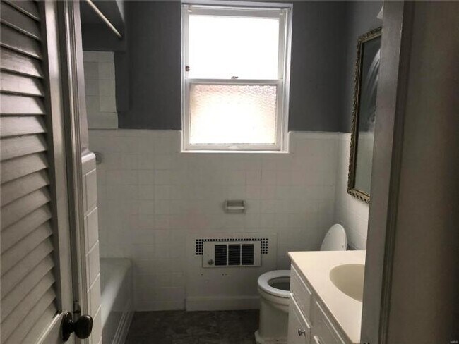 Building Photo - 2 bedroom in St Louis MO 63105