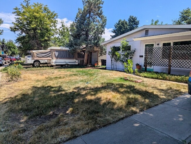 Building Photo - Basement for Rent - Shared Living in Comfo...