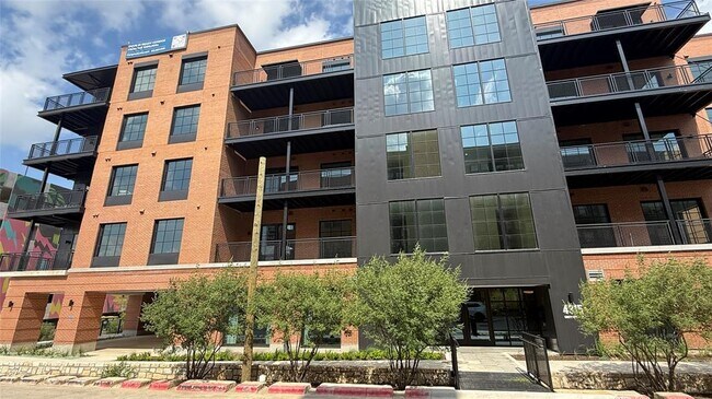 Foto del edificio - 4315 S Congress Ave