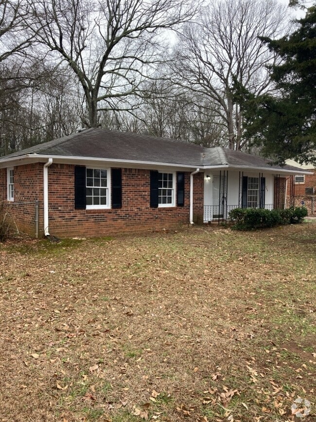 Building Photo - 300 Idlewild Ave