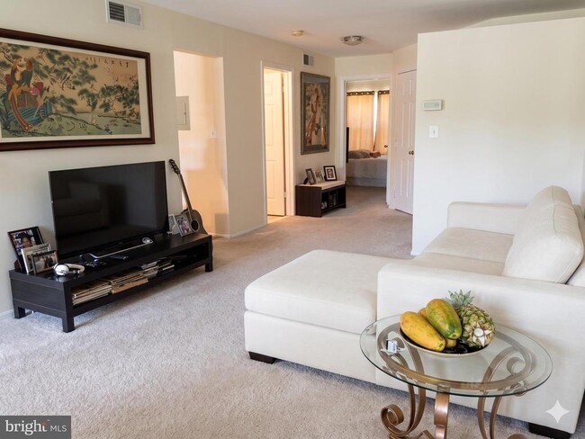 Foto del edificio - 4332 Bayberry Ct