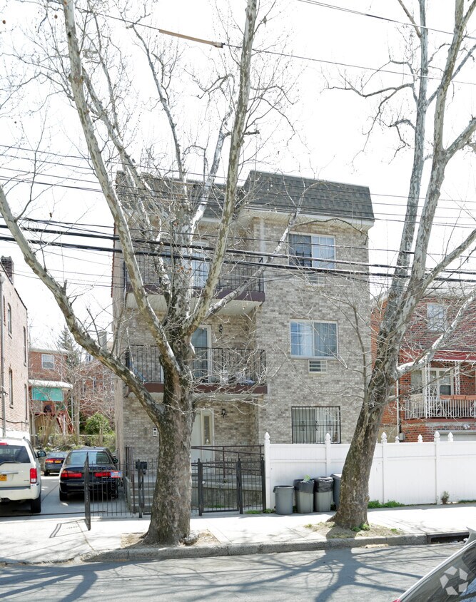 Primary Photo - 2546 Colden Ave