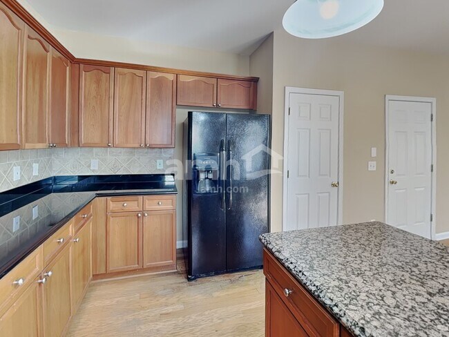 Foto del edificio - 6855 River Island Cir