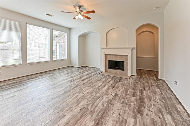 Foto del edificio - 25206 Piney Heights Ln