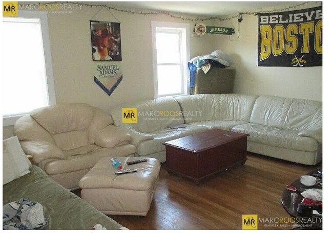 Building Photo - 266 Gold St