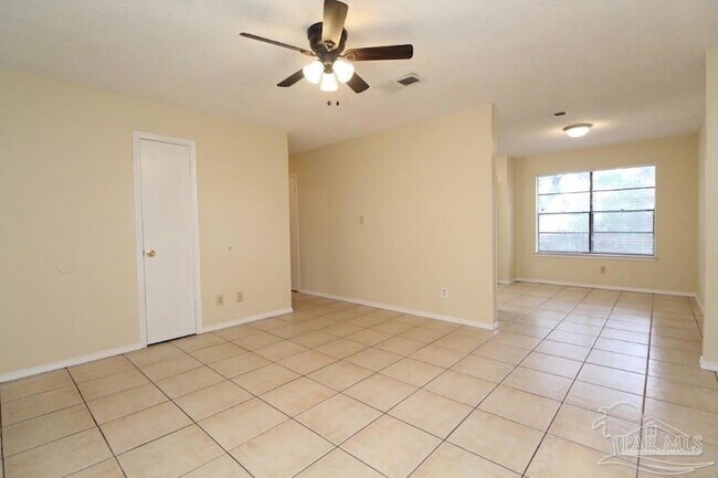 Building Photo - 405 Cornwall Cir