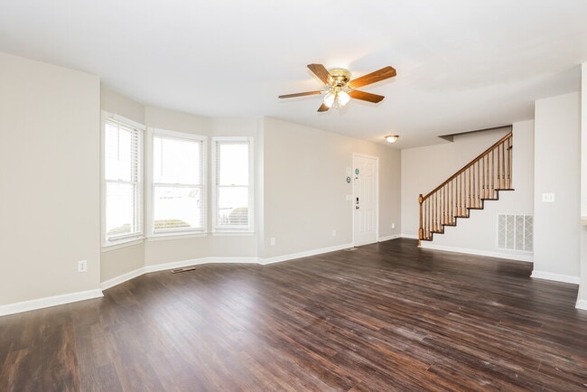 Building Photo - 404 Hump Cir