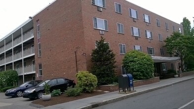 Building Photo - 50 Green St
