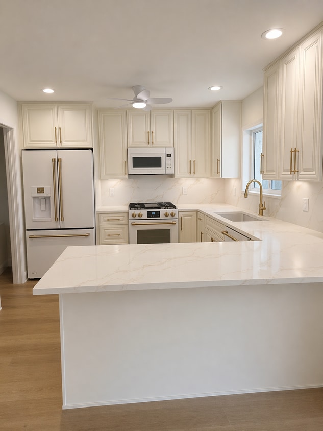 Waterfront Living Near Downtown St. Pete | Boat Access + Designer Finishes - Waterfront Living Near Downtown St. Pete | Boat Access + Designer Finishes