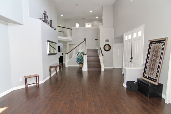 Building Photo - 26426 Cardinal Dr