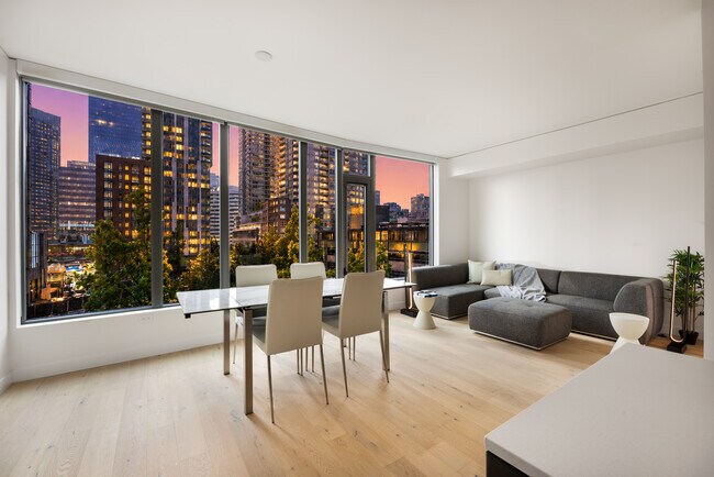 Foto del edificio - 2510 6th Ave