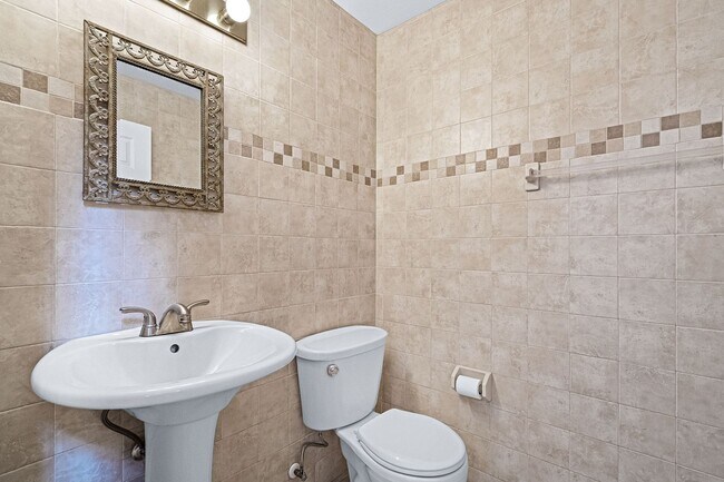 Building Photo - Sandpoint Blvd