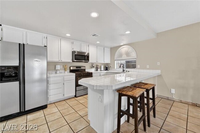 Building Photo - 930 Plantation Acres St