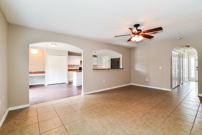 Building Photo - 1137 Amanda Kay Cir