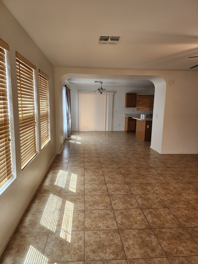 Building Photo - 13514 E Diablo Creek Dr