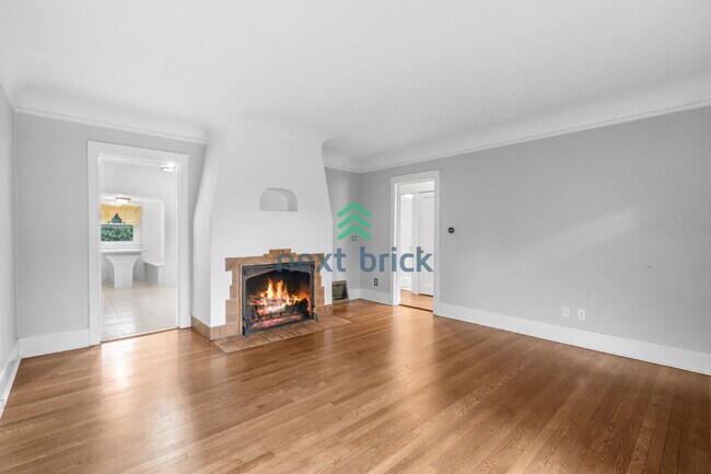 Foto del edificio - A beautiful 3 bed and 1 bathroom house for rent